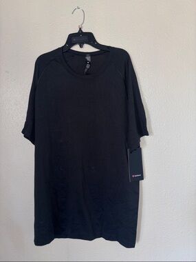 lululemon athletica Men’s Black Short Sleeve Crew Tee